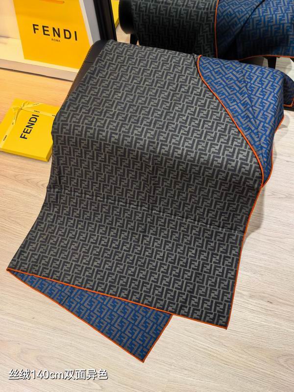 Fendi scarf 140X140cm 70%羊绒30%真丝 E50 (25)