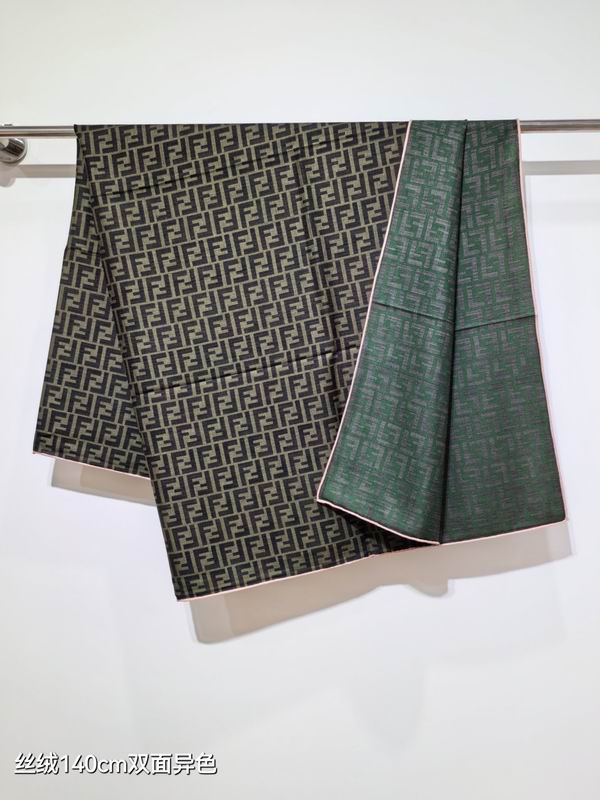 Fendi scarf 140X140cm 70%羊绒30%真丝 E50 (30)
