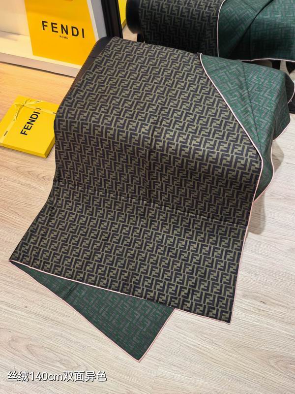 Fendi scarf 140X140cm 70%羊绒30%真丝 E50 (34)