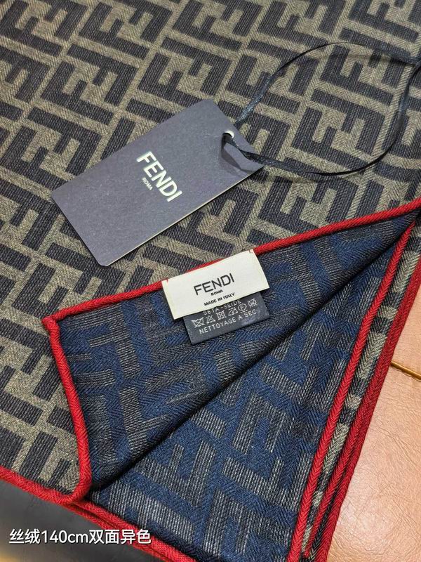 Fendi scarf 140X140cm 70%羊绒30%真丝 E50 (41)