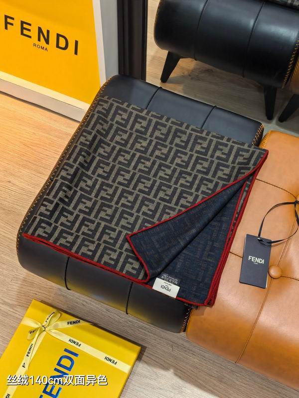 Fendi scarf 140X140cm 70%羊绒30%真丝 E50 (44)