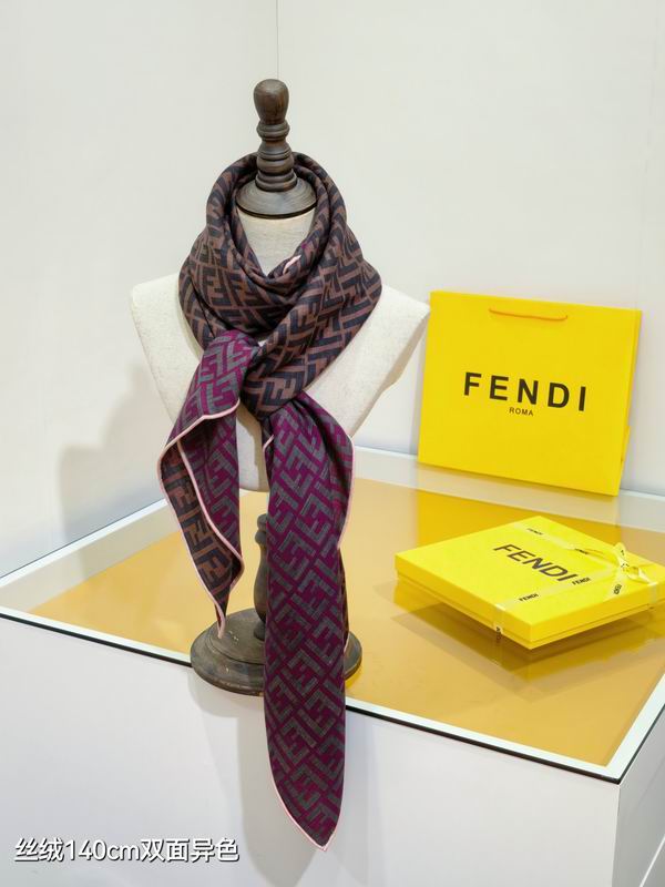 Fendi scarf 140X140cm 70%羊绒30%真丝 E50 (47)