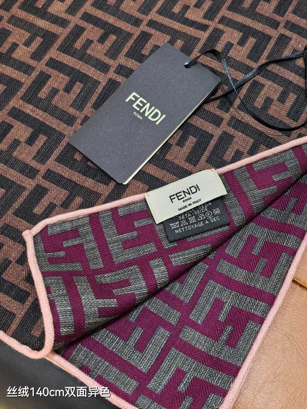 Fendi scarf 140X140cm 70%羊绒30%真丝 E50 (50)