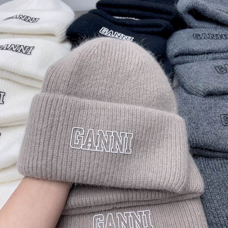 Ganni hat dx (322)