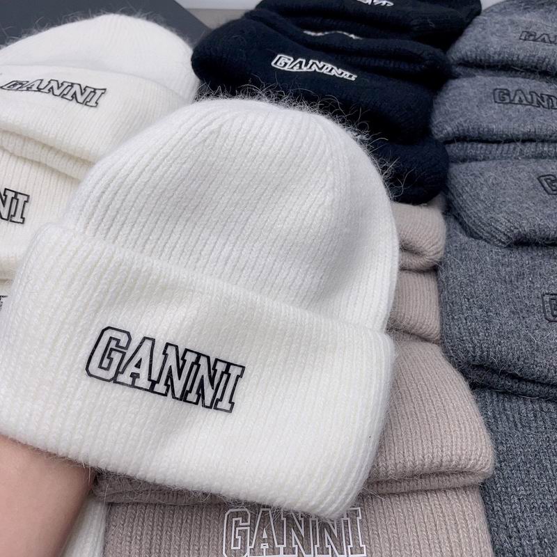 Ganni hat dx (325)