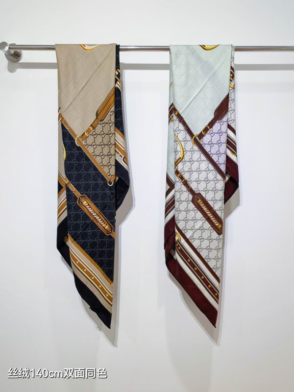 Gucci 140X140cm 70%羊绒30%真丝 E29 (1)