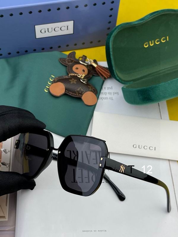 Gucci G2400 J05