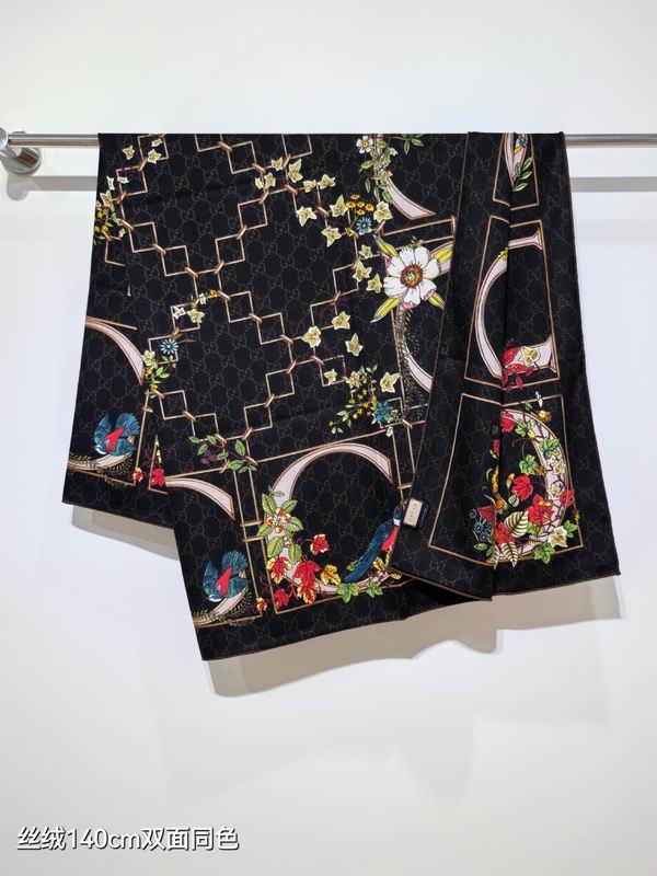 Gucci Scarf 140X140cm 70%羊绒30%真丝 E15 (3)