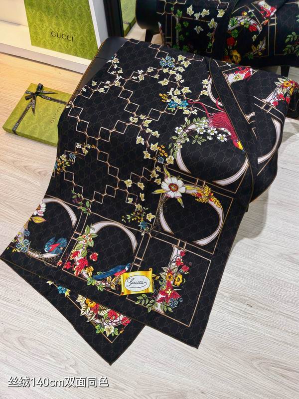 Gucci Scarf 140X140cm 70%羊绒30%真丝 E15 (6)
