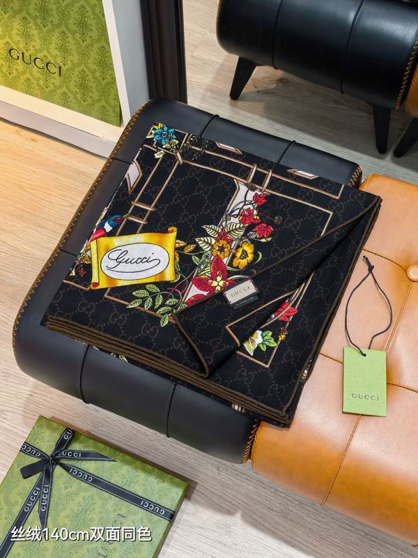 Gucci Scarf 140X140cm 70%羊绒30%真丝 E15 (7)