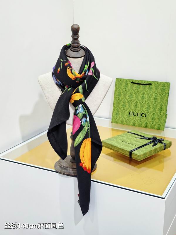 Gucci Scarf 140X140cm 70%羊绒30%真丝 E20 (2)