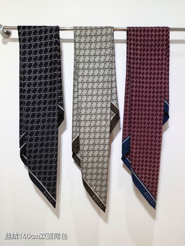Gucci Scarf 140X140cm 70%羊绒30%真丝 E36  (1)