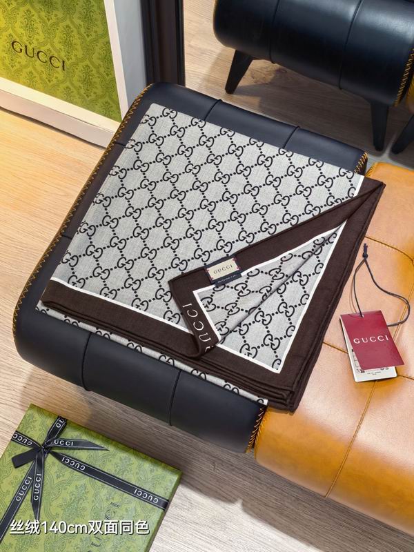 Gucci Scarf 140X140cm 70%羊绒30%真丝 E36  (15)