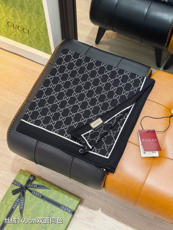 Gucci Scarf 140X140cm 70%羊绒30%真丝 E36  (23)