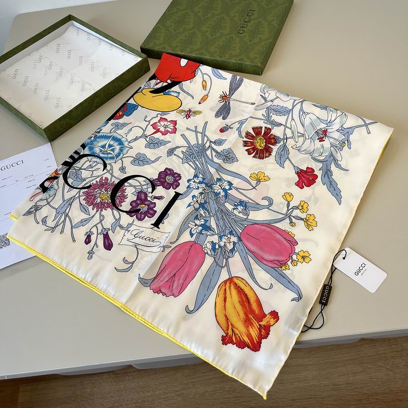 Gucci silk Scarf 90X90cm hm (22)
