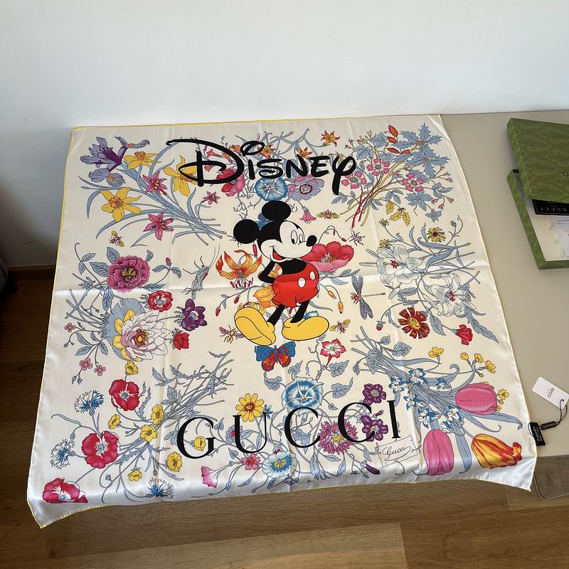 Gucci silk Scarf 90X90cm hm (24)