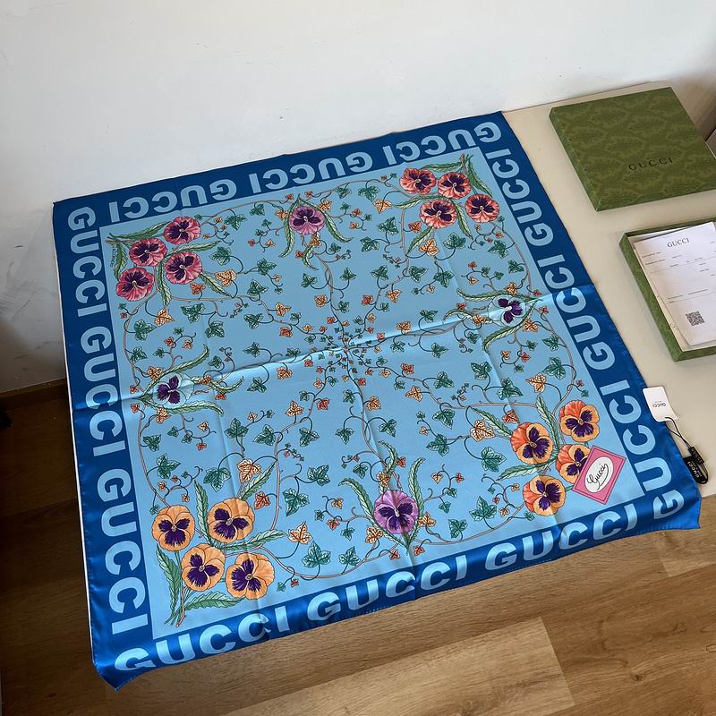Gucci silk Scarf 90X90cm hm (7)