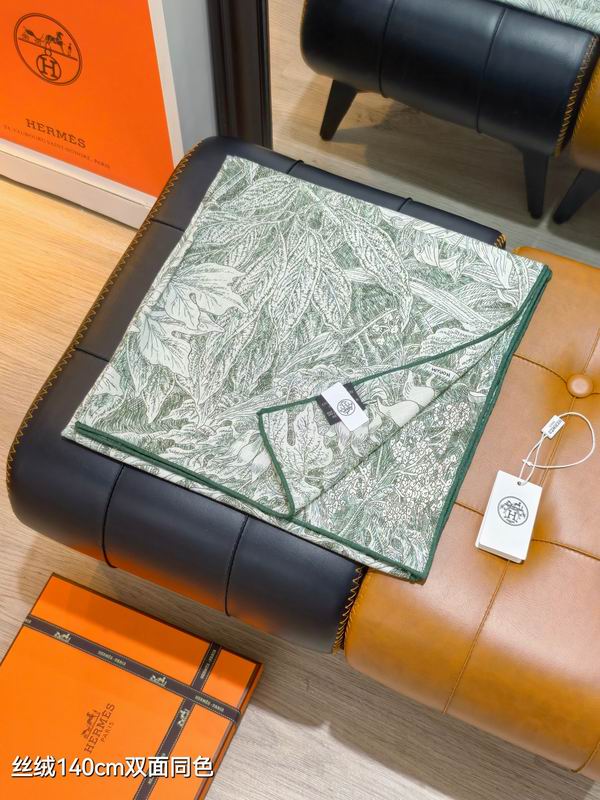 Hermes scarf 140X140cm 70%羊绒30%真丝  E06 (13)