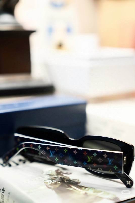 LV Glasses 08smh24 (4)