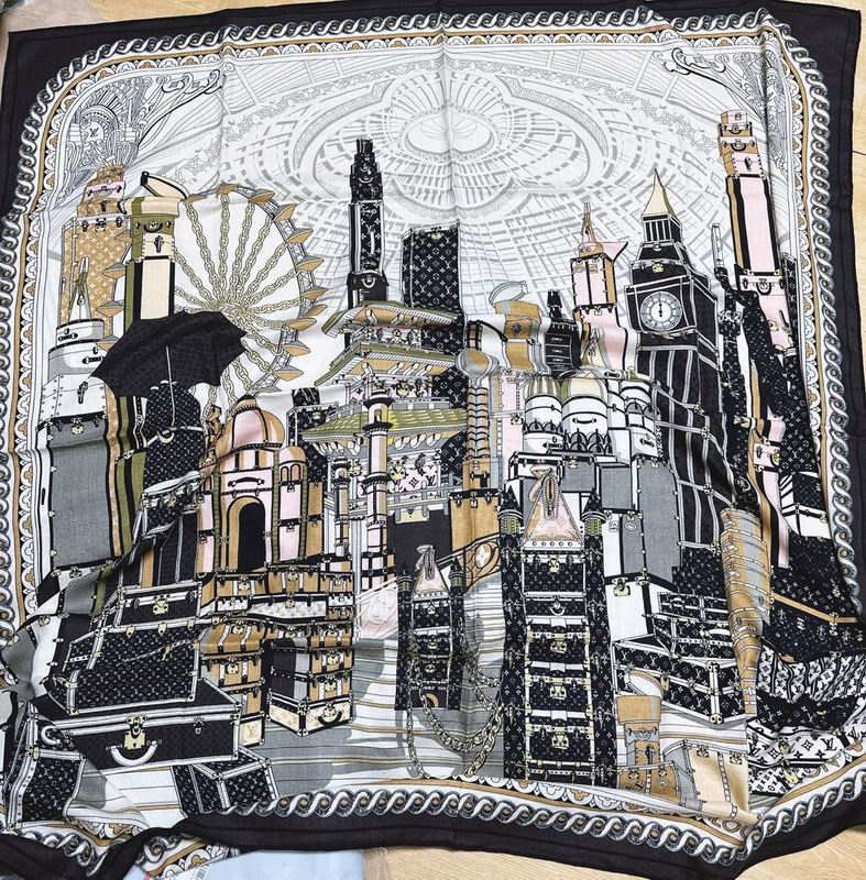 LV Scarf 135X135cm E10 (2)