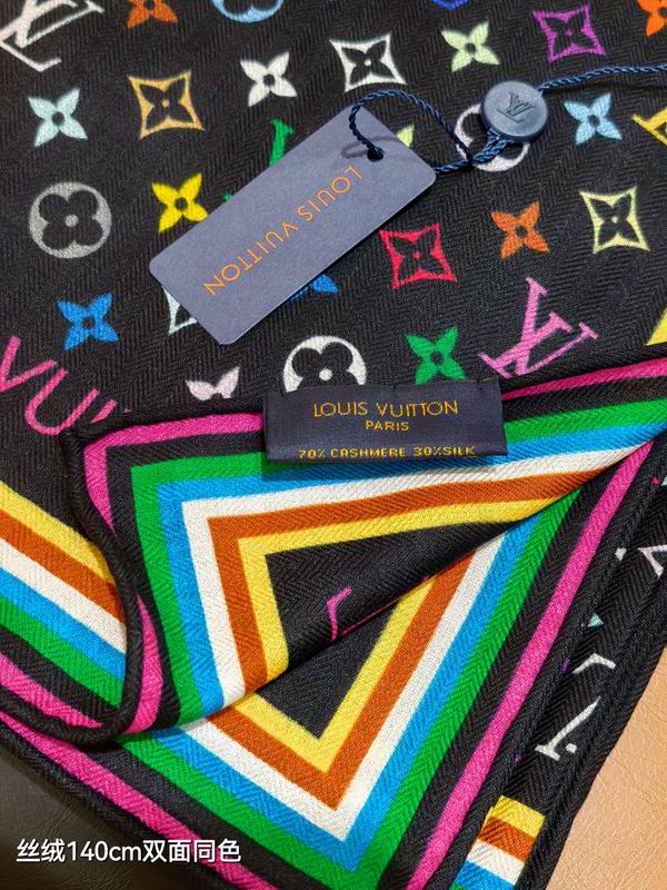 LV Scarf 140X140cm 70%羊绒30%真丝  E33 (12)