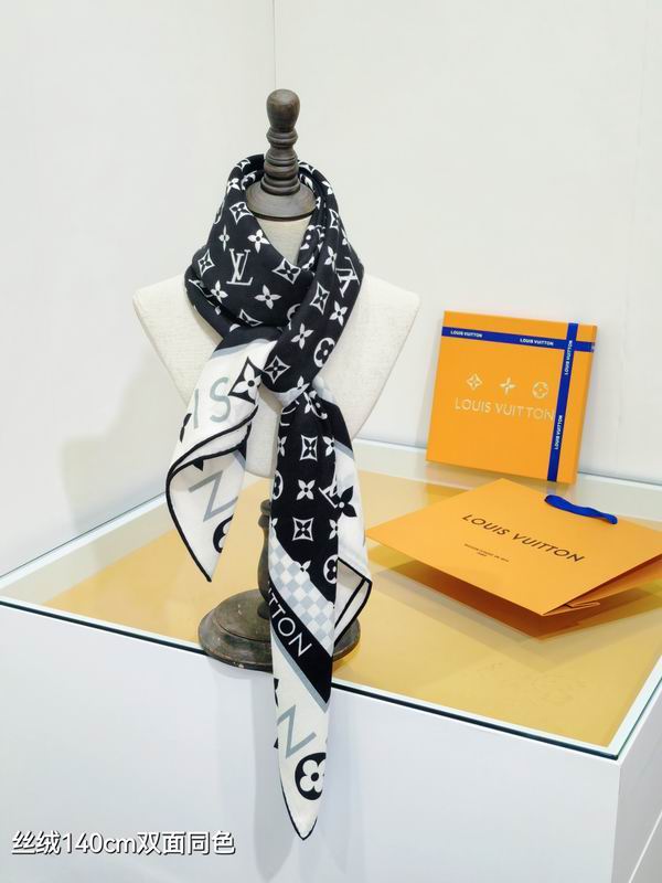 LV Scarf 140X140cm 70%羊绒30%真丝 E08 (1)