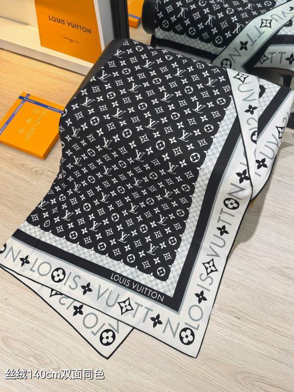 LV Scarf 140X140cm 70%羊绒30%真丝 E08 (5)