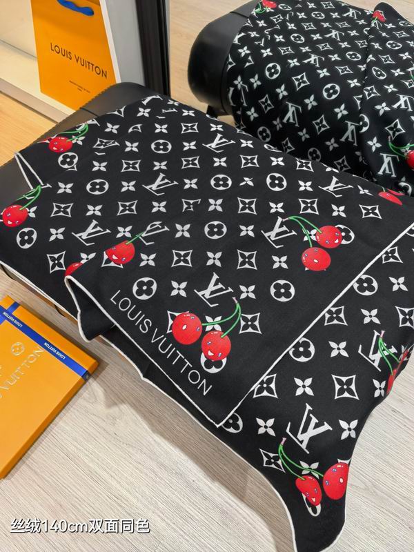 LV Scarf 140X140cm 70%羊绒30%真丝 E42 (5)