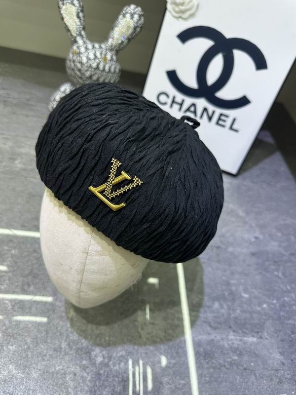 LV beret dx (74)