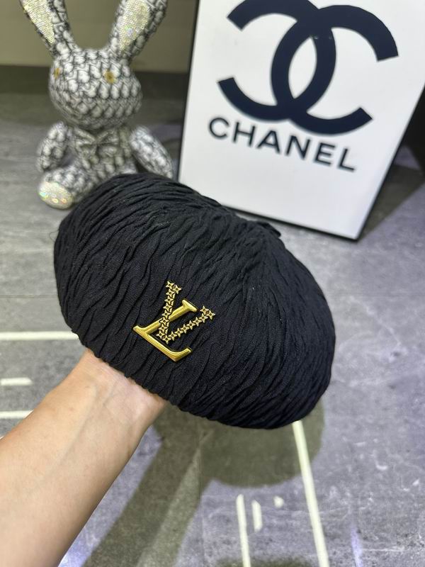 LV beret dx (77)