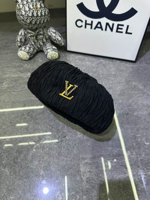LV beret dx (78)