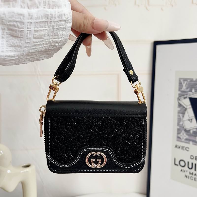 LV card bag (375)