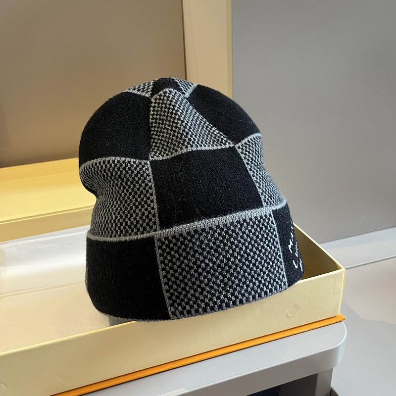 LV hat dx (1370)