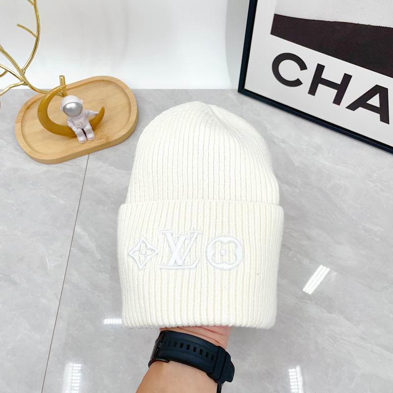 LV hat dx (1547)