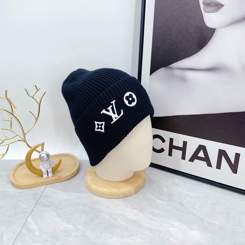 LV hat dx (1560)