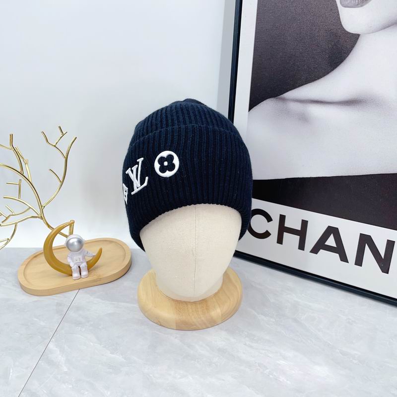 LV hat dx (1562)