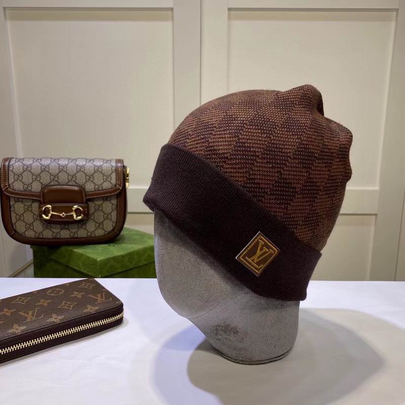 LV hat dx (1637)