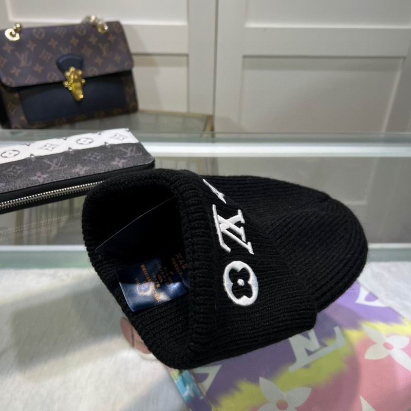 LV hat dx (2223)