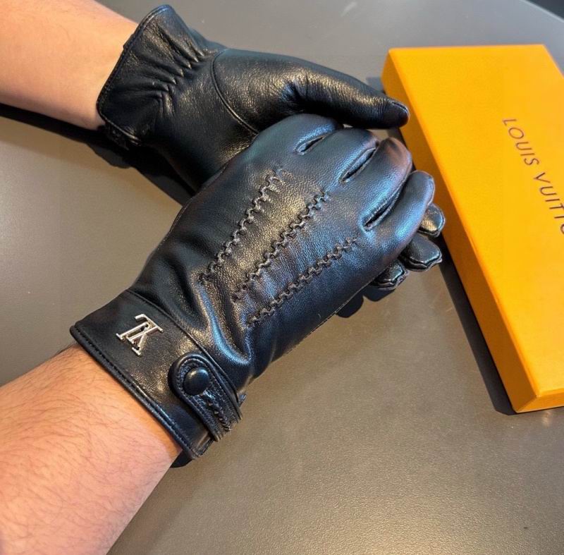 LV man gloves hm (8)
