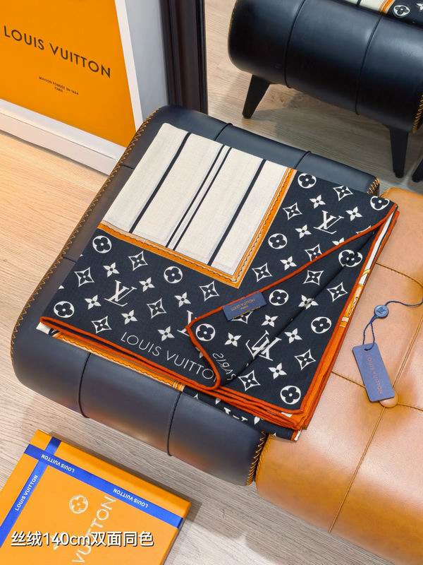 LV scarf 140X140cm 70%羊绒30%真丝 E15 (15)