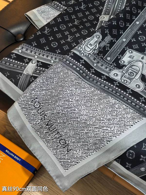 LV silk Scarf 90X90cm E17 (14)