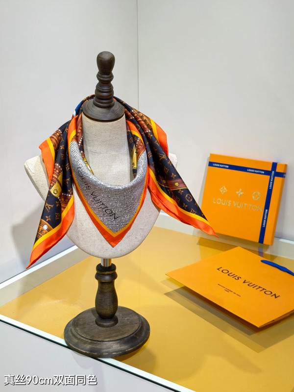 LV silk Scarf 90X90cm E17 (20)