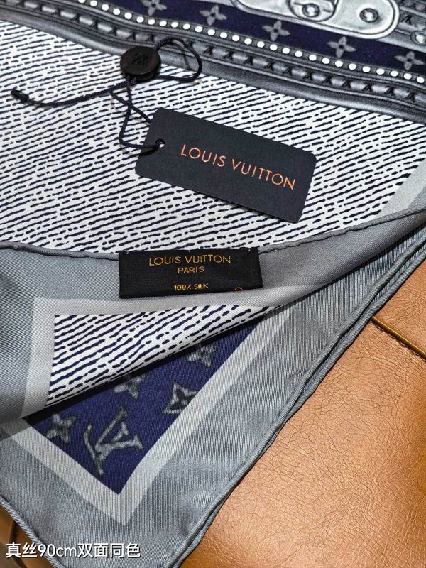 LV silk Scarf 90X90cm E17 (4)