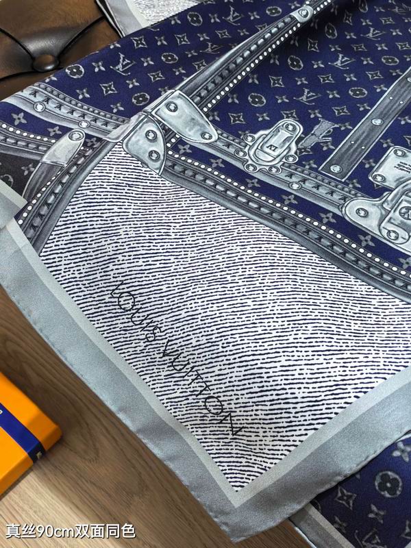 LV silk Scarf 90X90cm E17 (5)