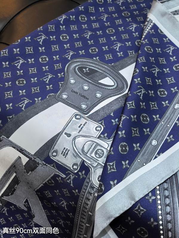 LV silk Scarf 90X90cm E17 (6)