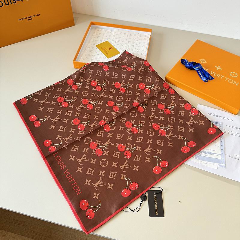 LV silk Scarf 90X90cm hm (152)