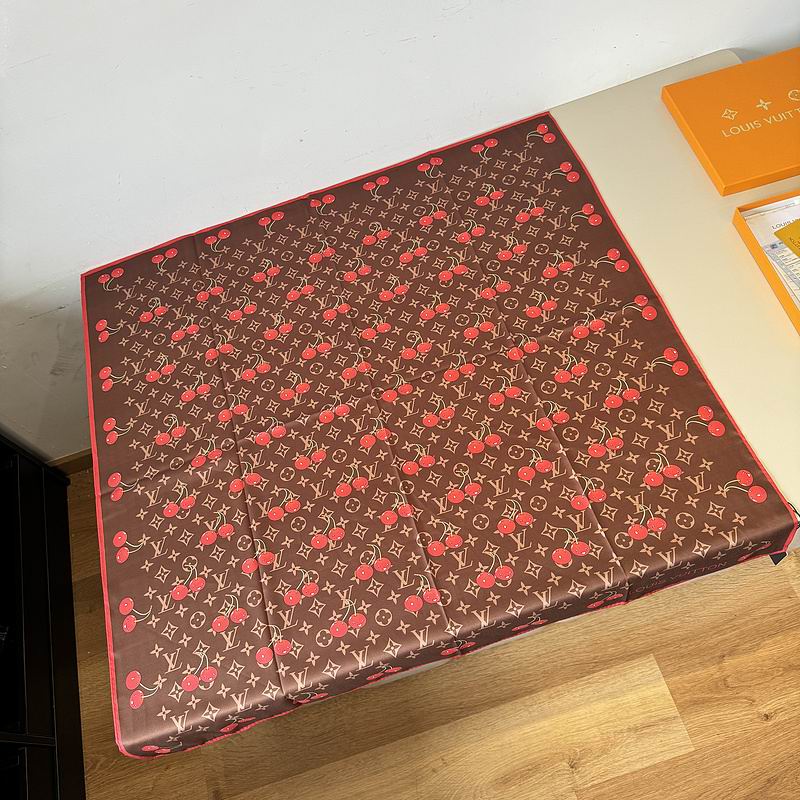 LV silk Scarf 90X90cm hm (154)