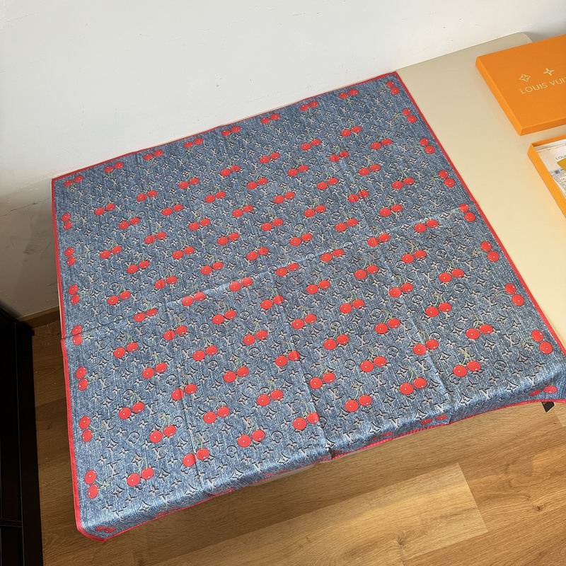 LV silk Scarf 90X90cm hm (157)