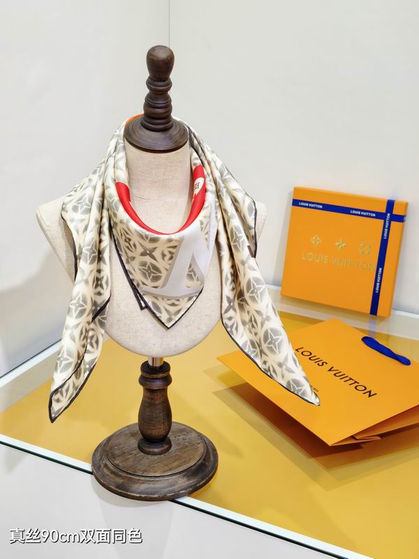 LV silk scarf 90X90cm E30 (2)