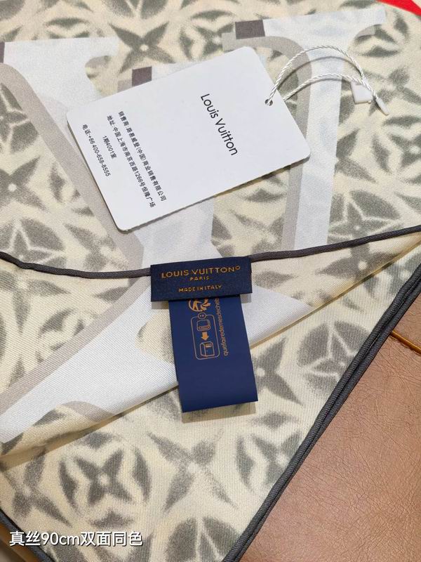 LV silk scarf 90X90cm E30 (4)